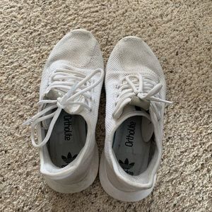 Women Adidas Tubular shoes